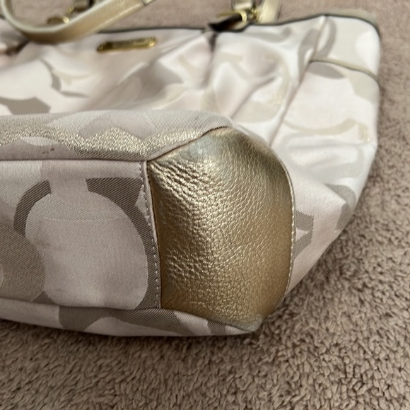 Used Coach Good Metallic Purse No. C1261-F19675. - Picture 15 of 16